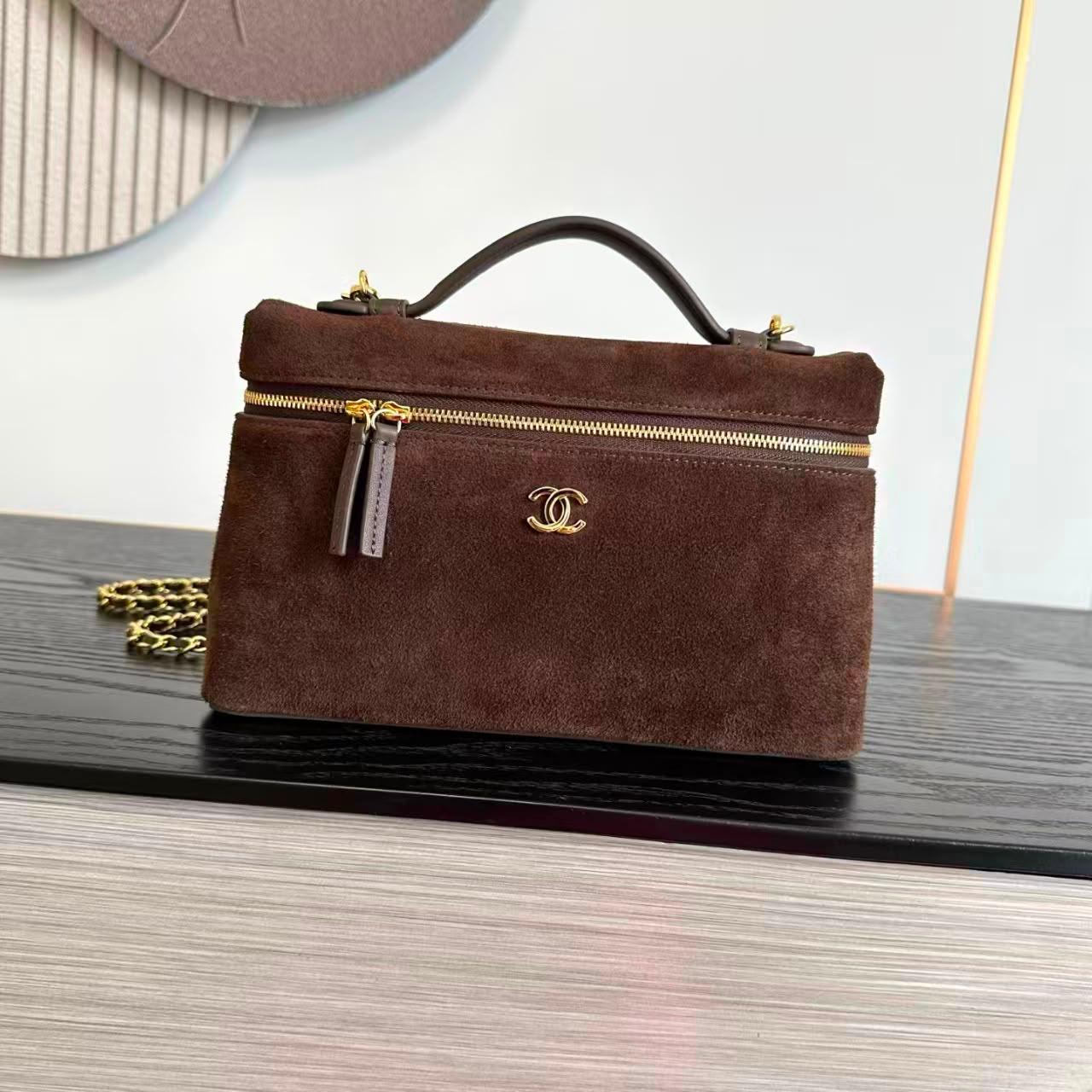 Ladies ch’nel 26 bags