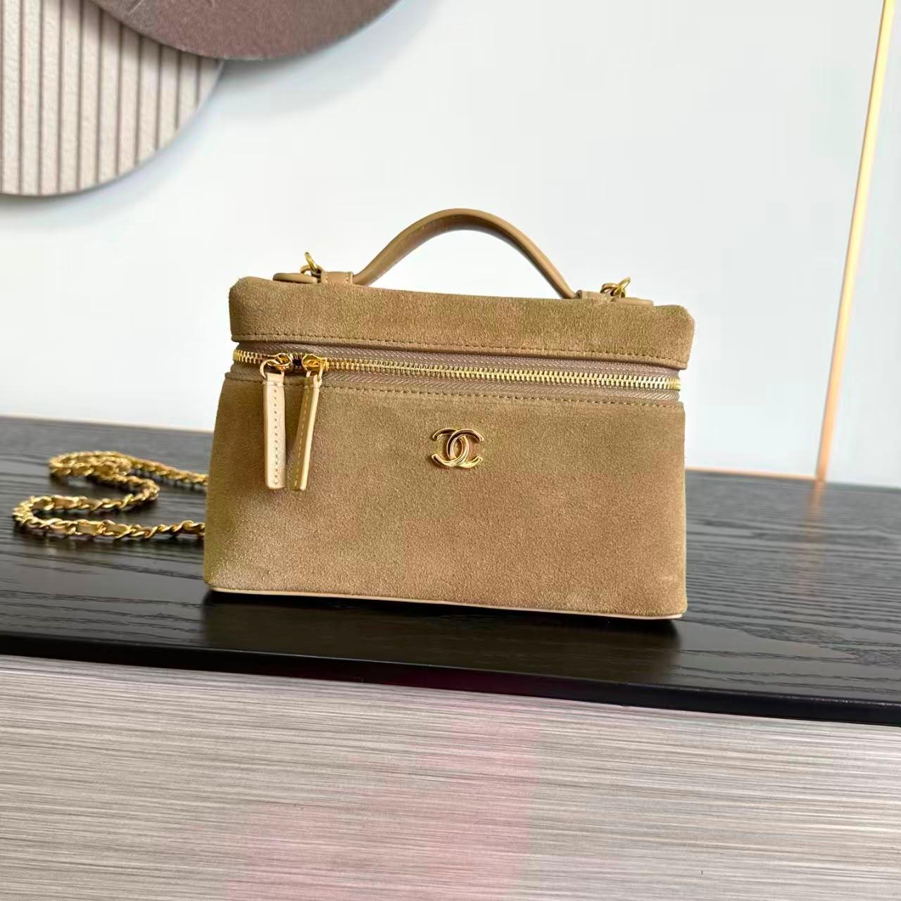 Ladies ch’nel 26 bags