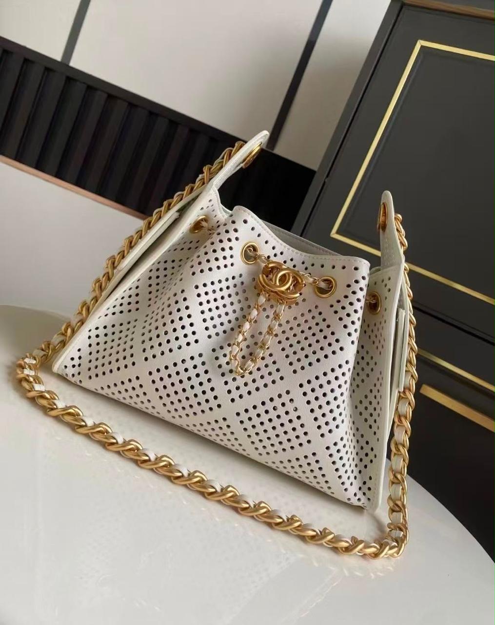 Ladies ch’nel 26 bags