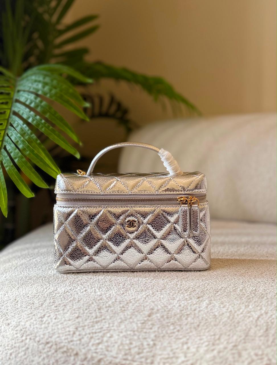 Ladies ch’nel 26 bags