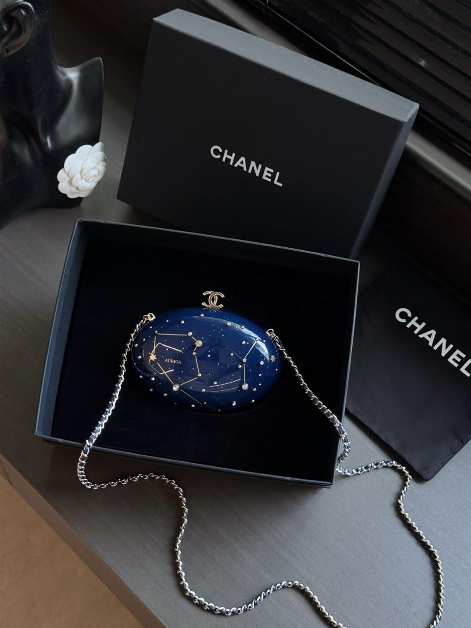 Ladies ch’nel 26 bags