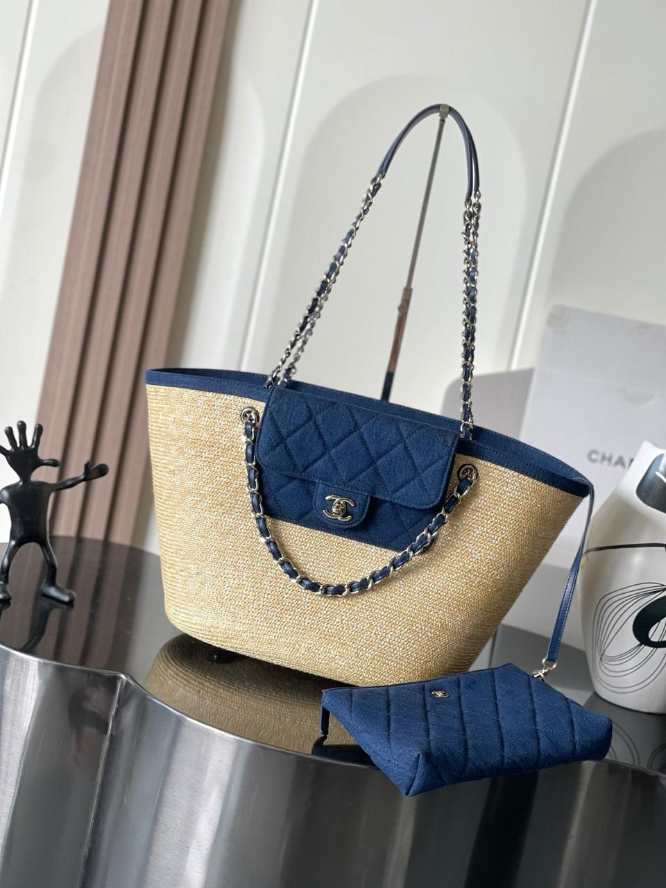 Ladies ch’nel 26 bags
