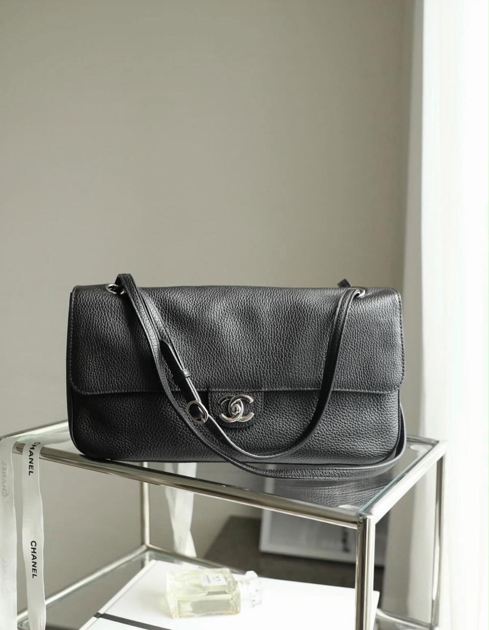 Ladies ch’nel 26 bags