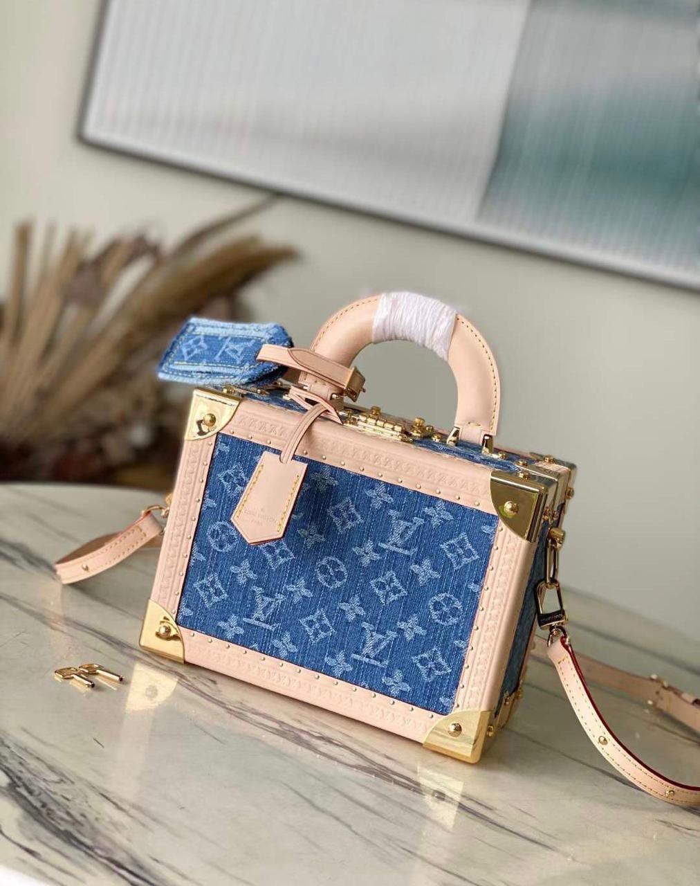 Ladies L*vi Bags