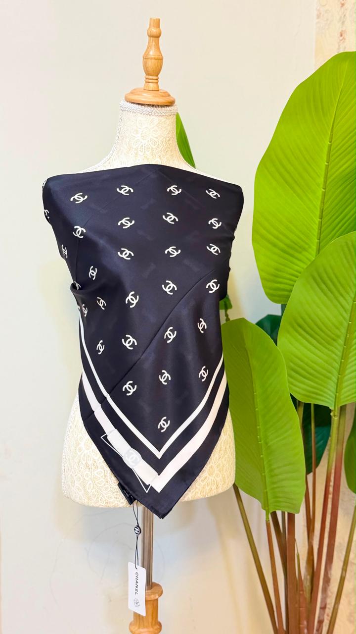 Ladies scarf