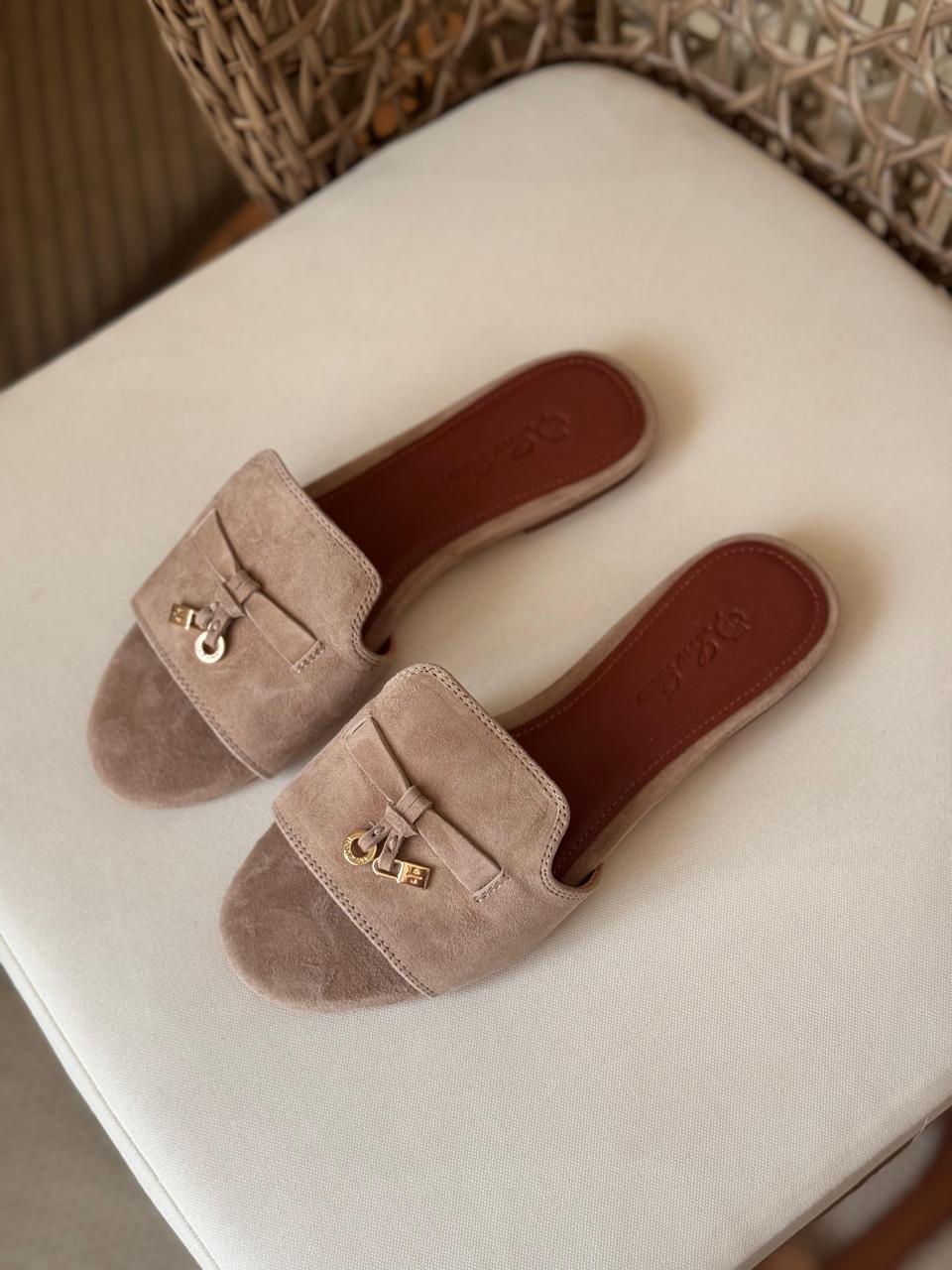 Ladies flats