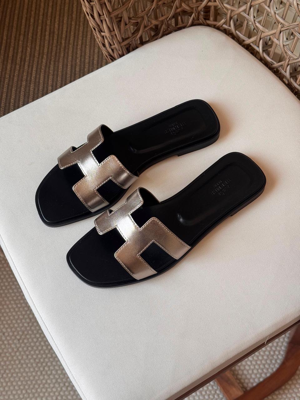 Ladies flats