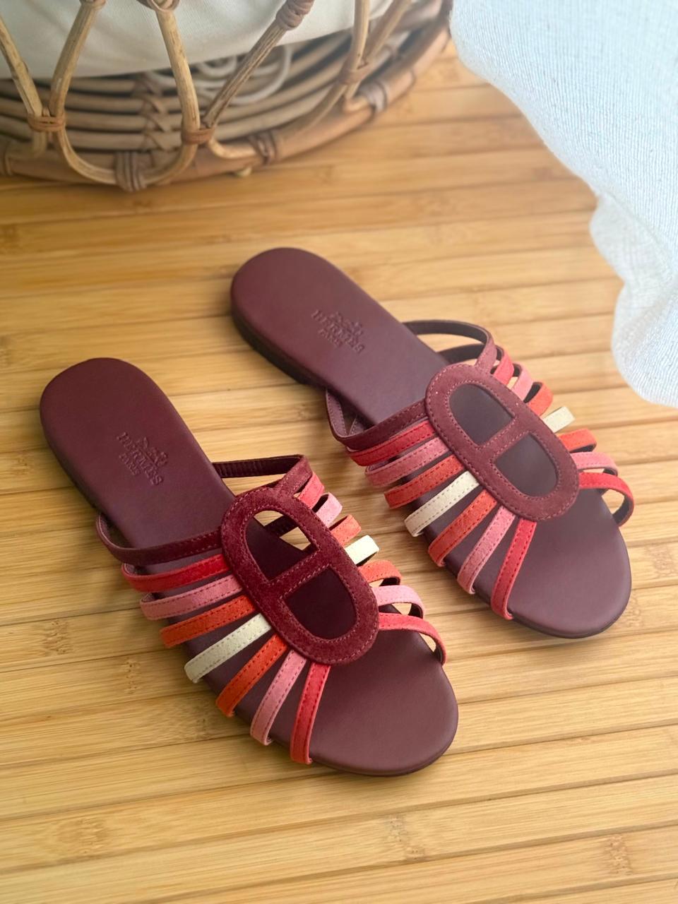 Ladies flats