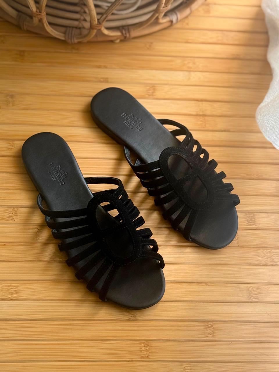 Ladies flats