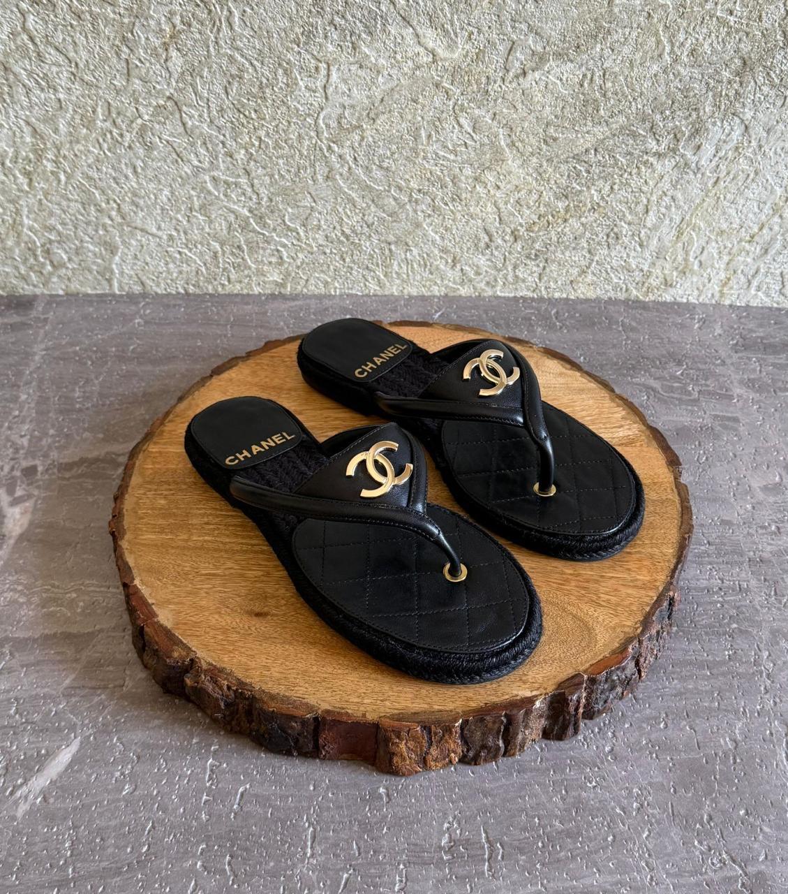 Ladies flats