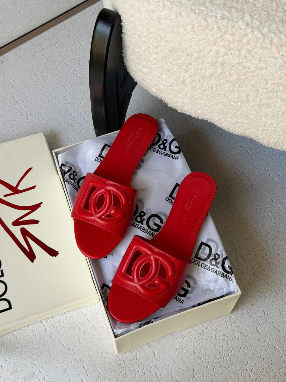 Ladies flats