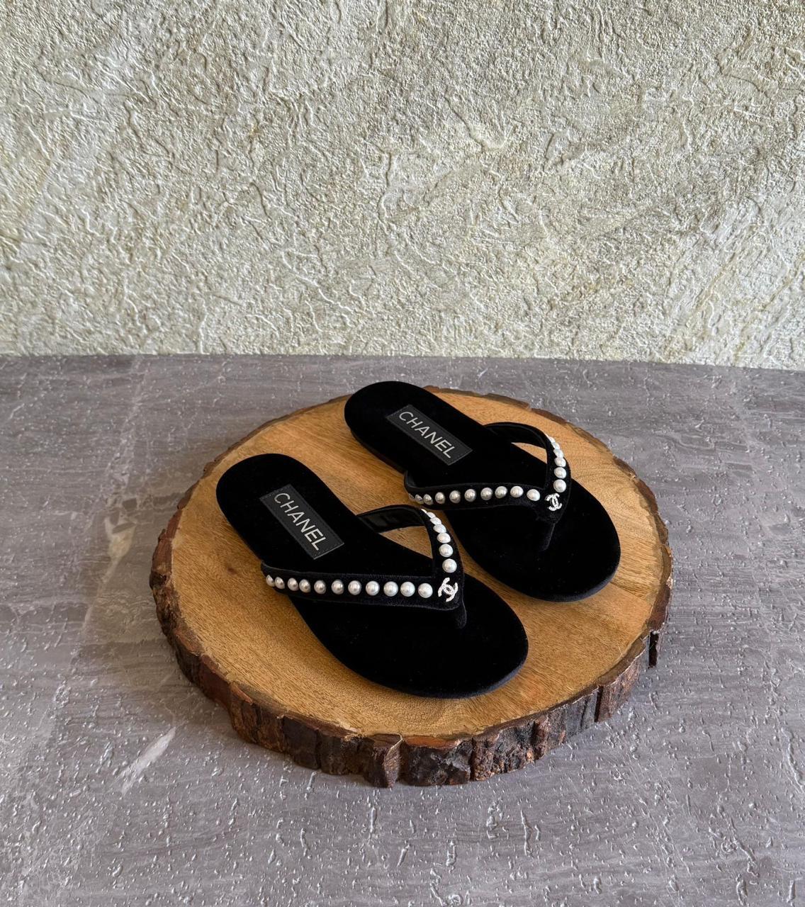 Ladies flats