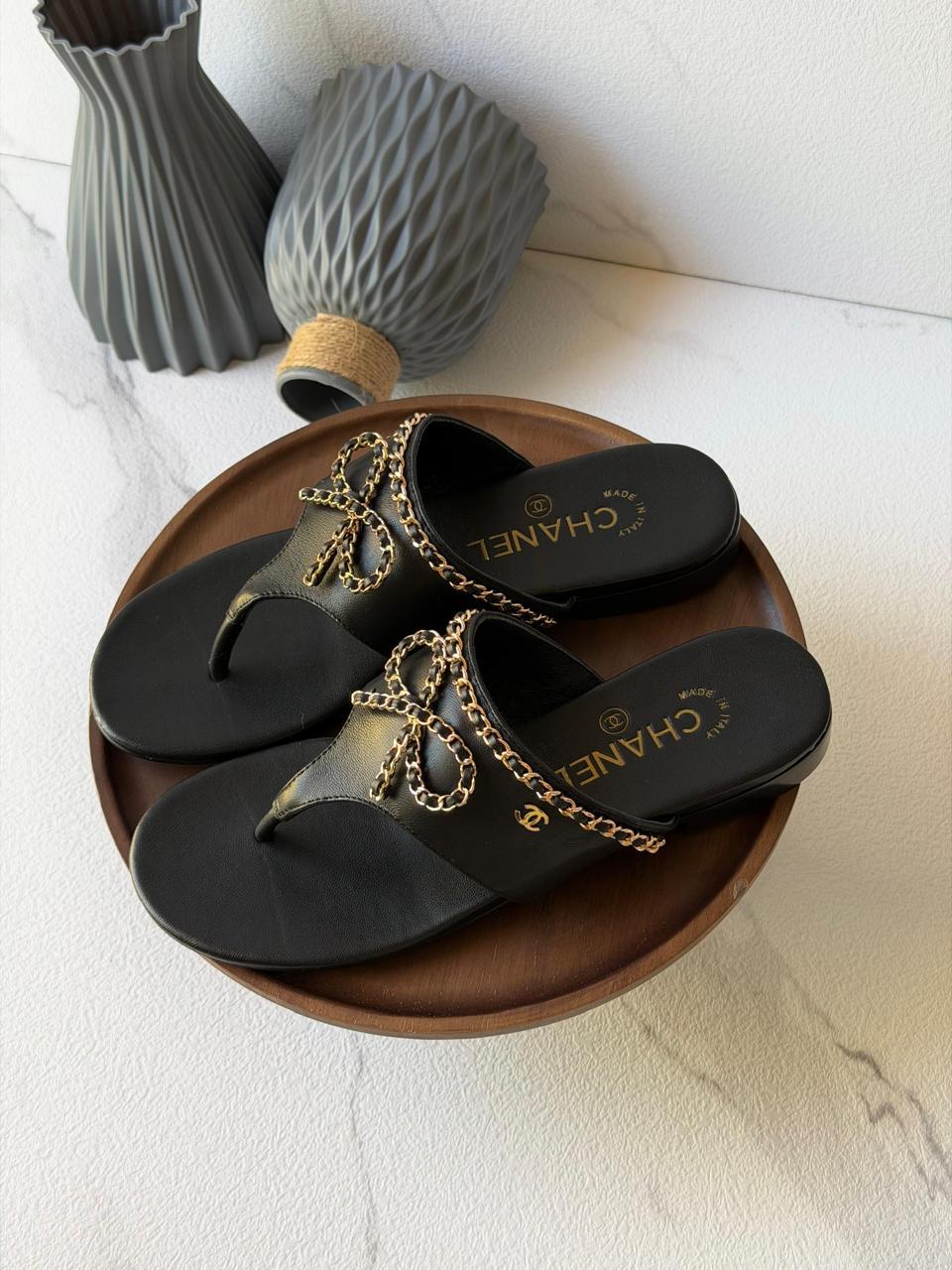 Ladies flats