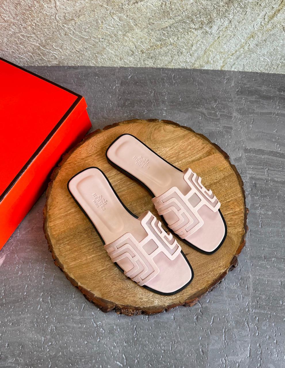 Ladies flats