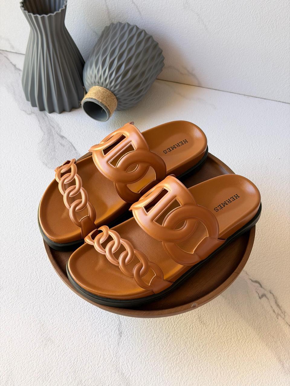 Ladies flats