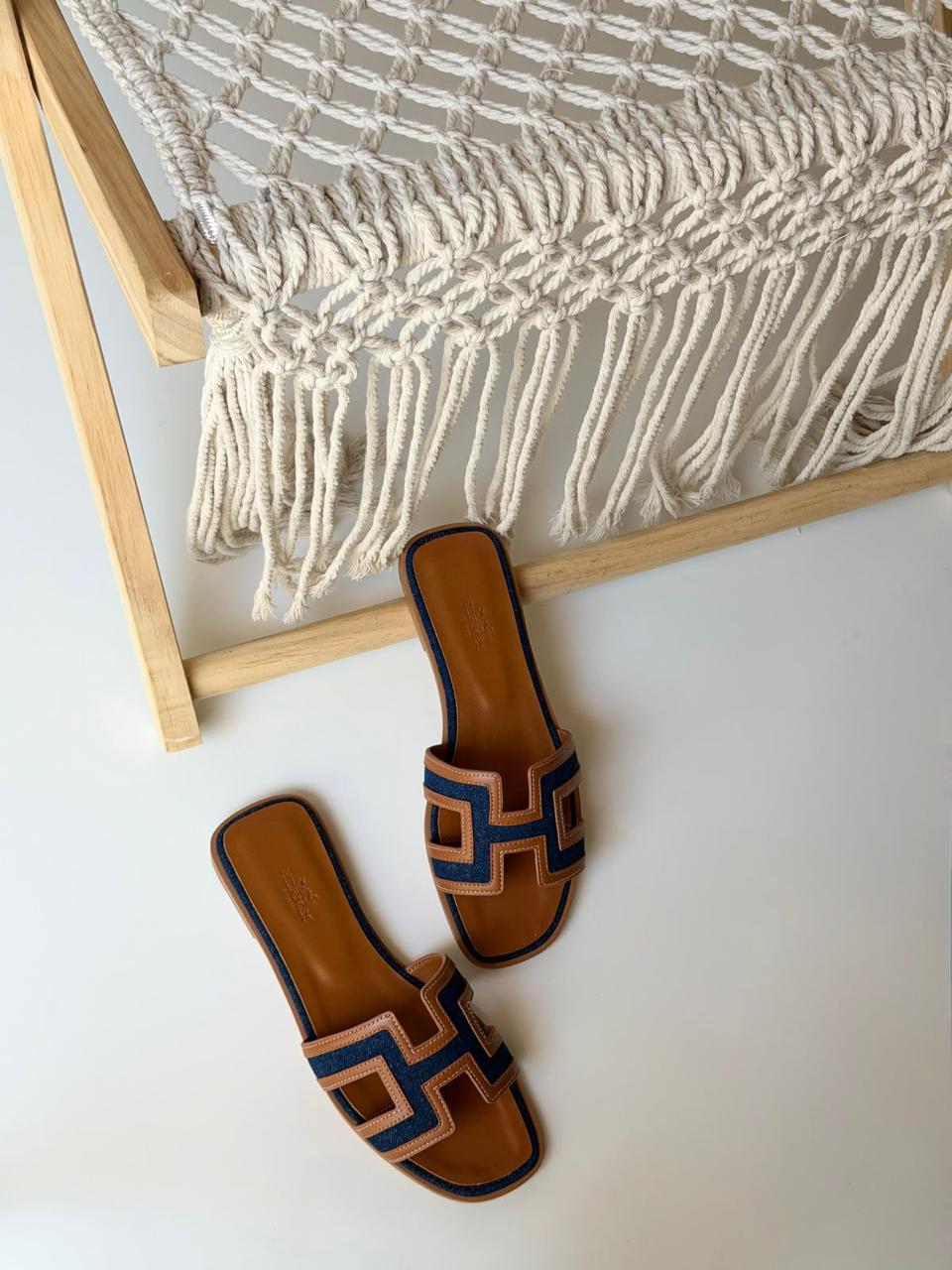 Ladies flats