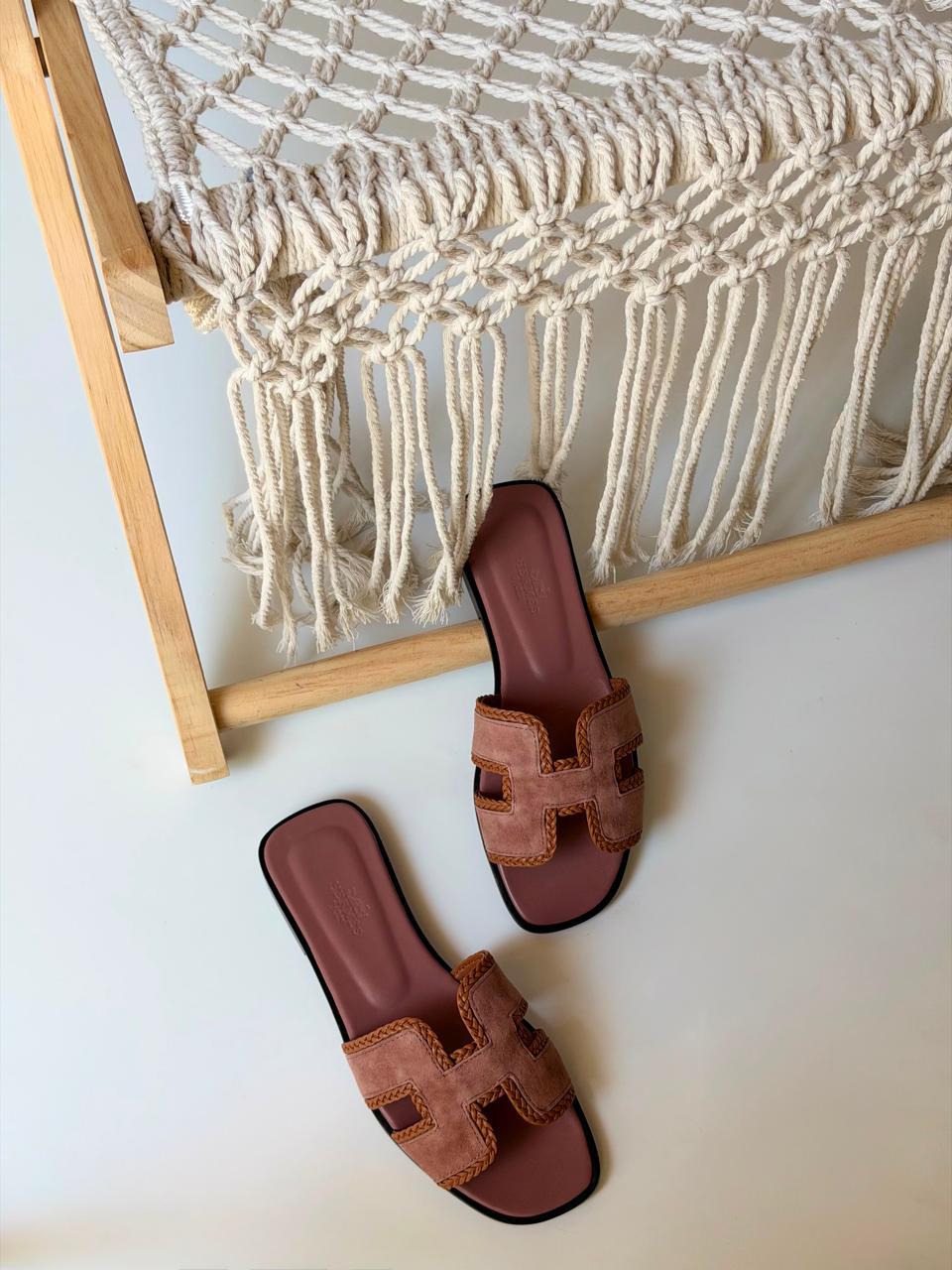 Ladies flats