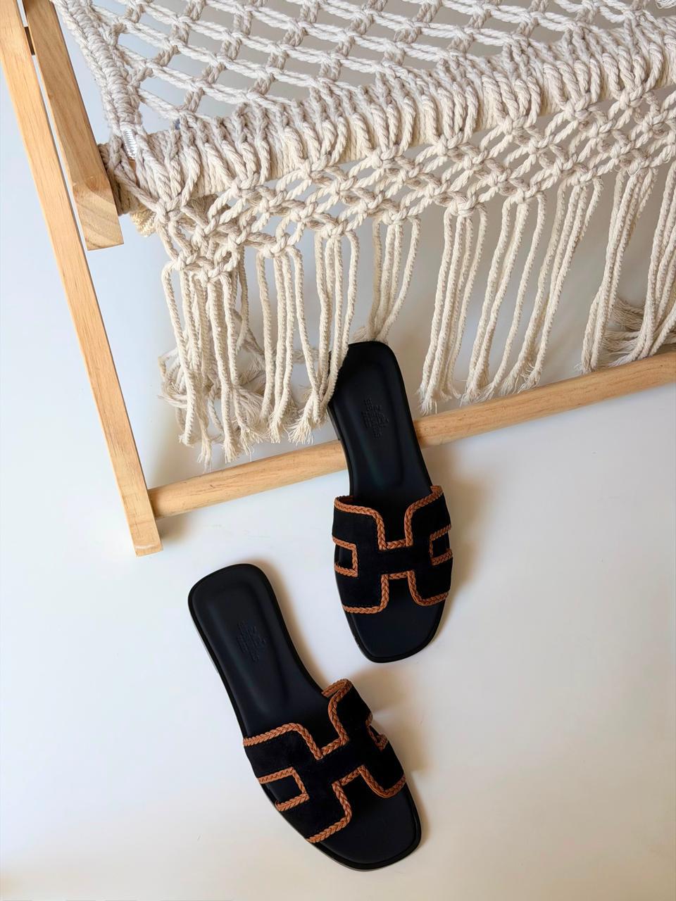 Ladies flats