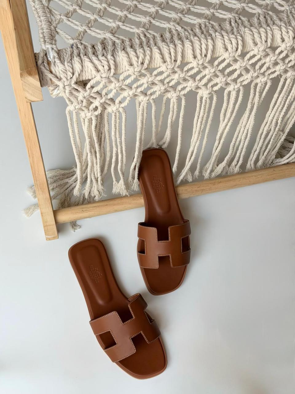 Ladies flats