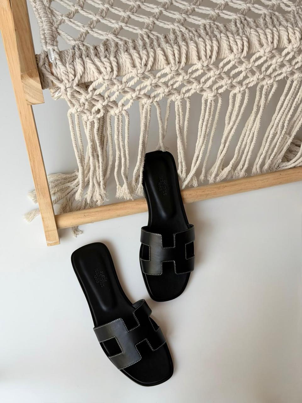 Ladies flats
