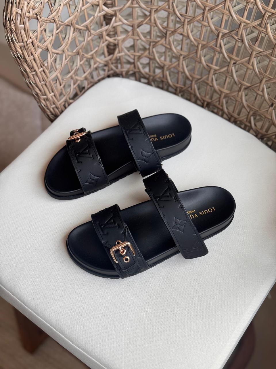 Ladies flats