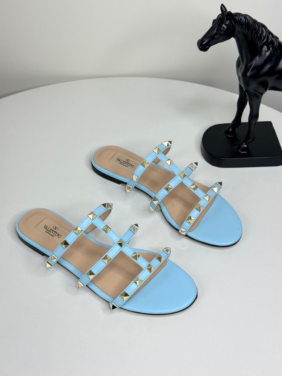 Ladies flats