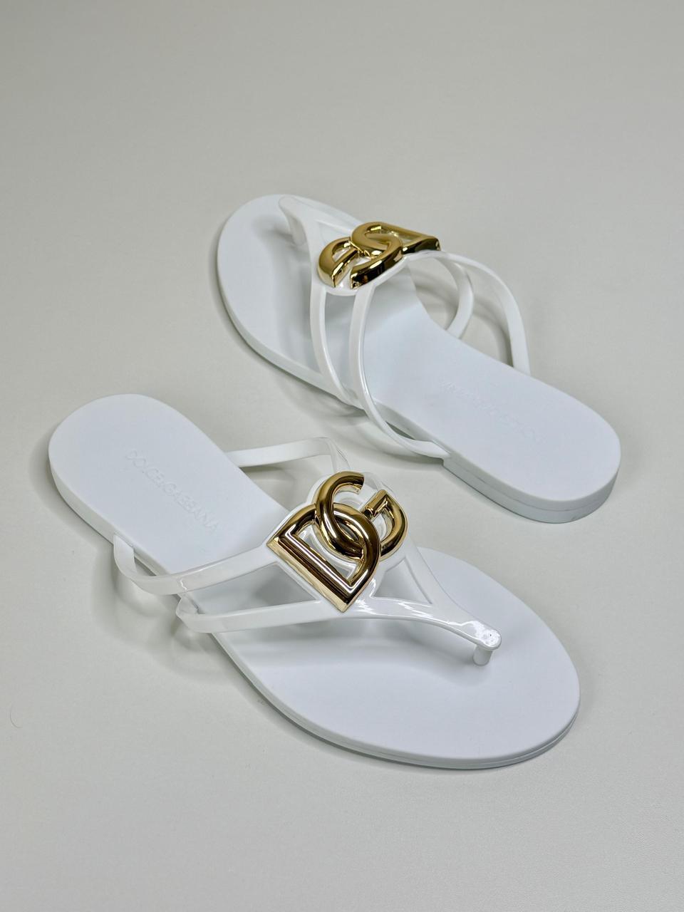 Ladies flats