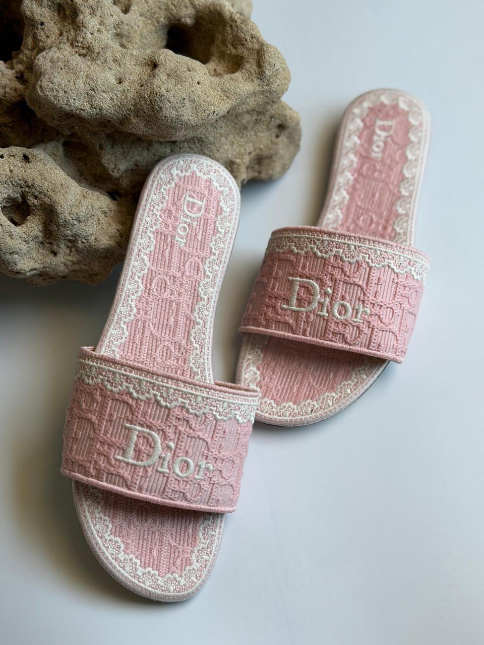 Ladies flats