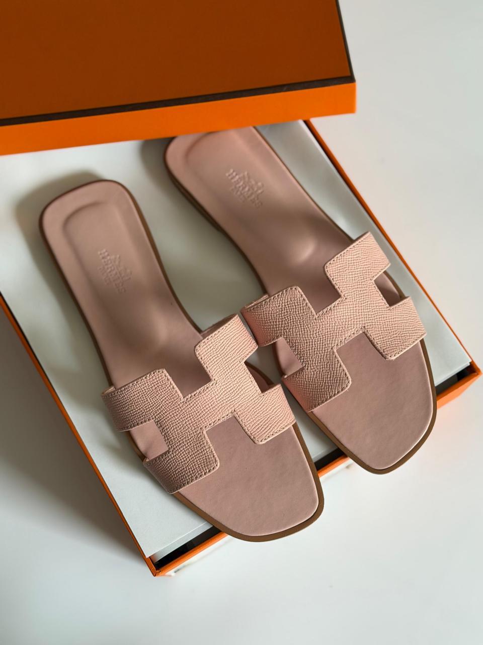 Ladies flats