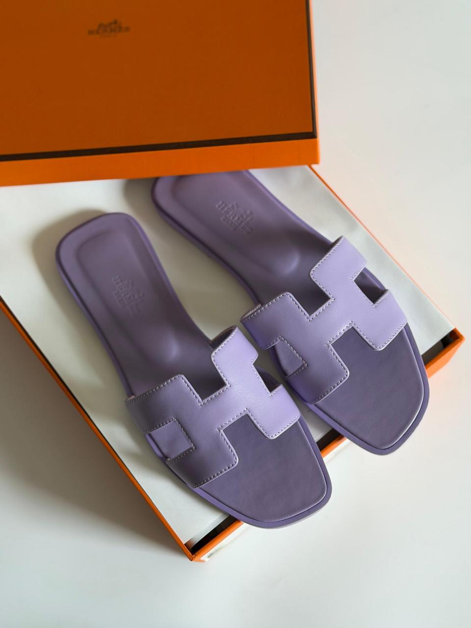 Ladies flats
