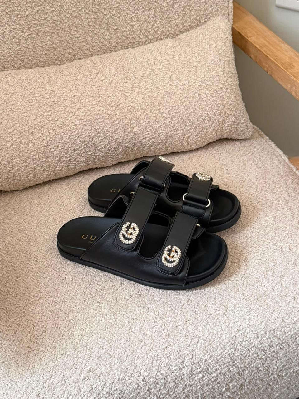 Ladies flats