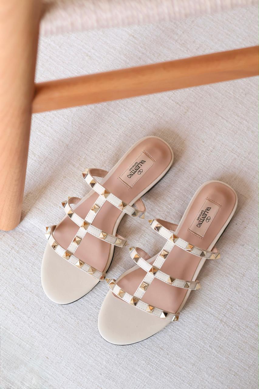 Ladies flats