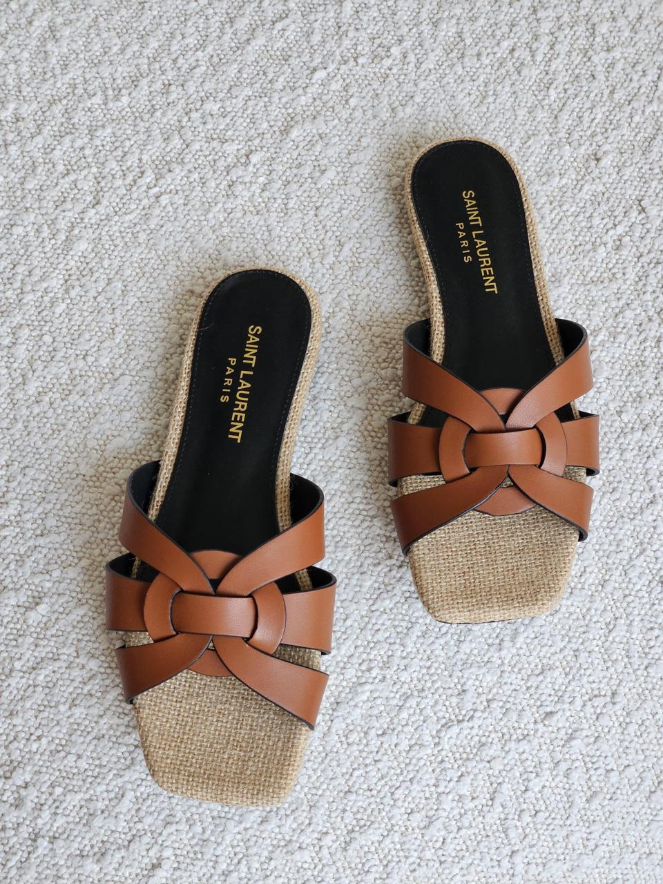 Ladies flats