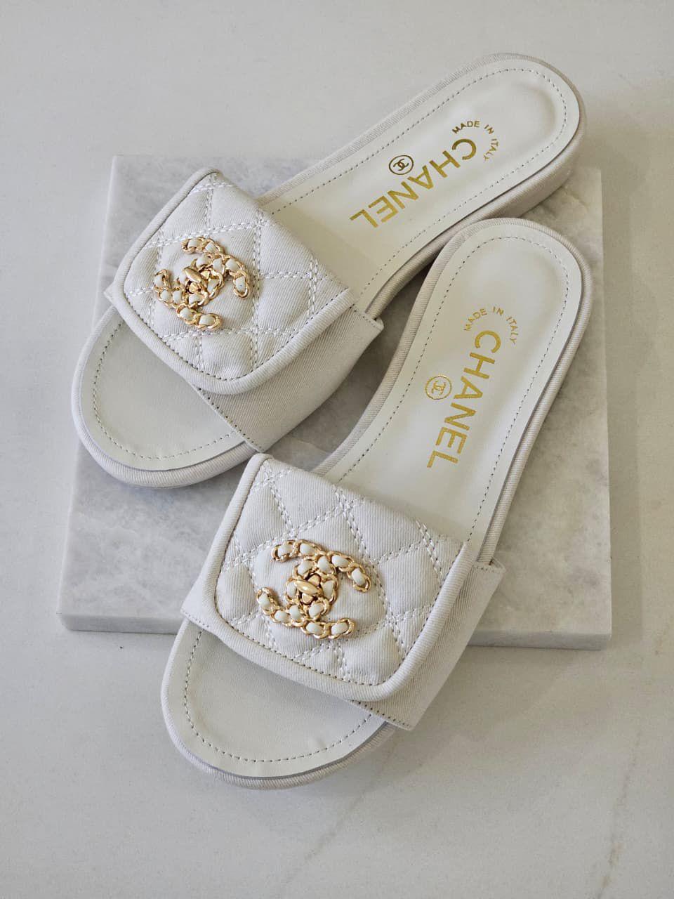 Ladies flats