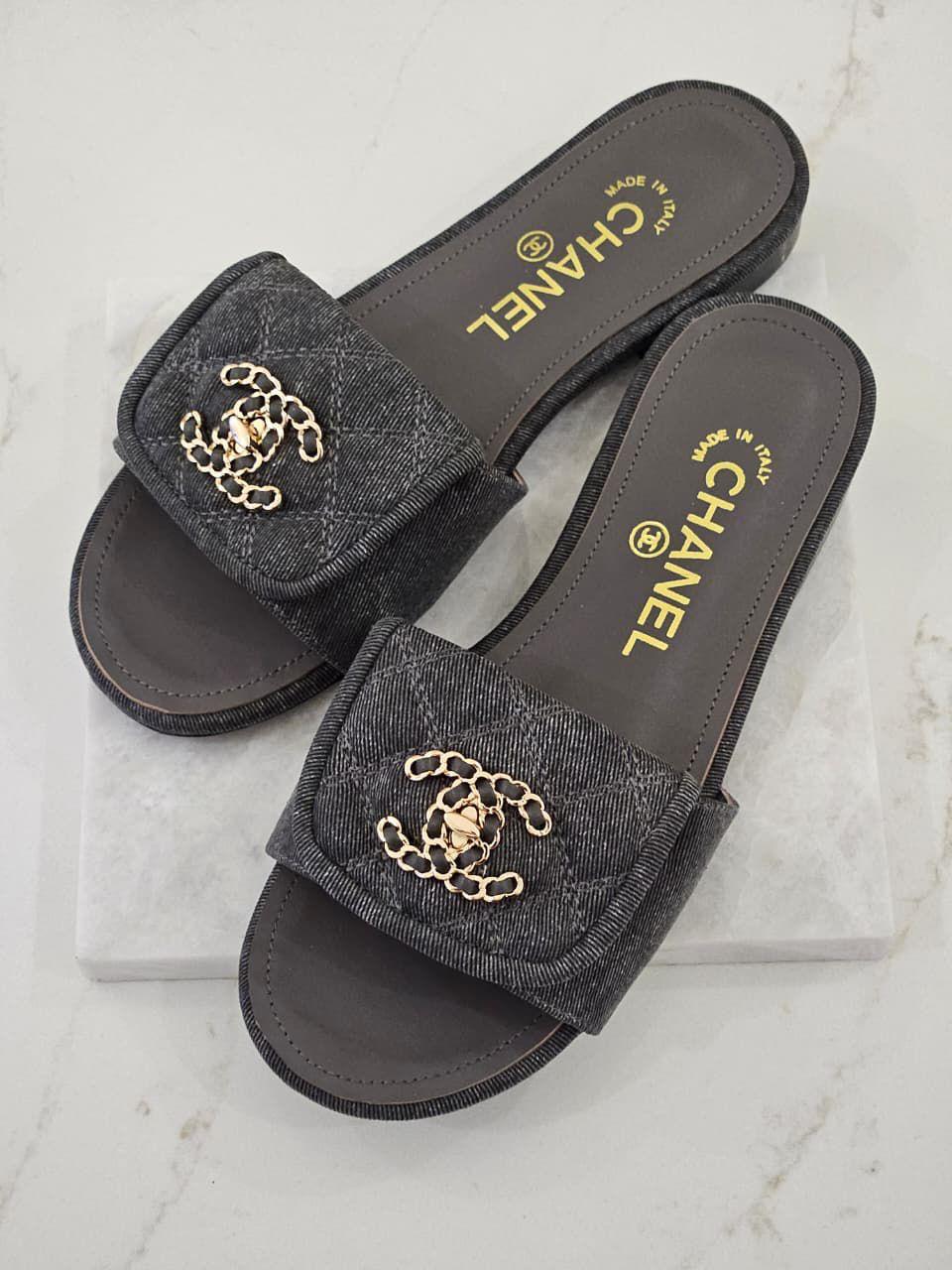 Ladies flats