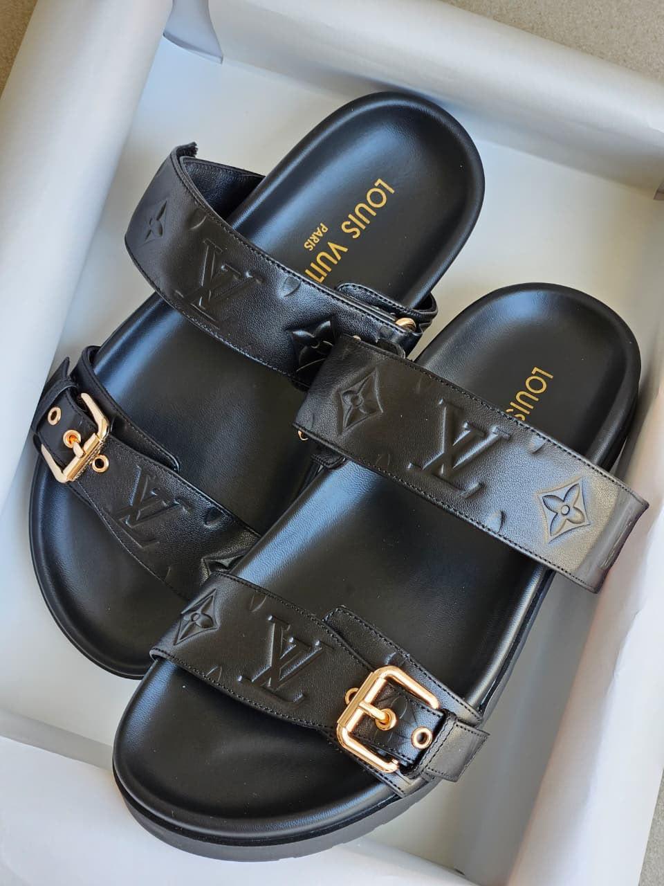 Ladies flats