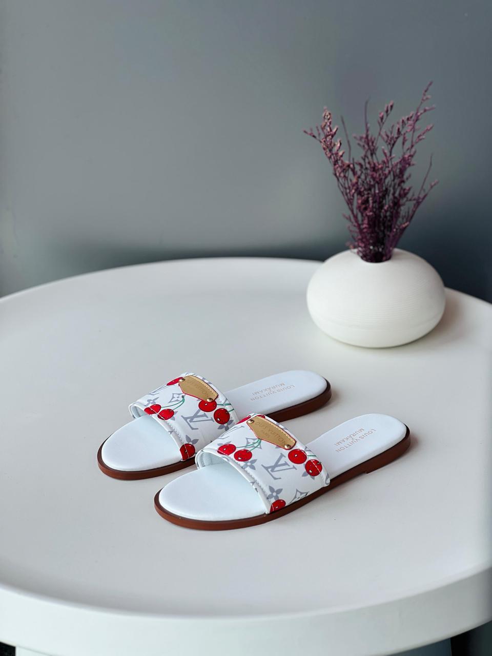 Ladies flats