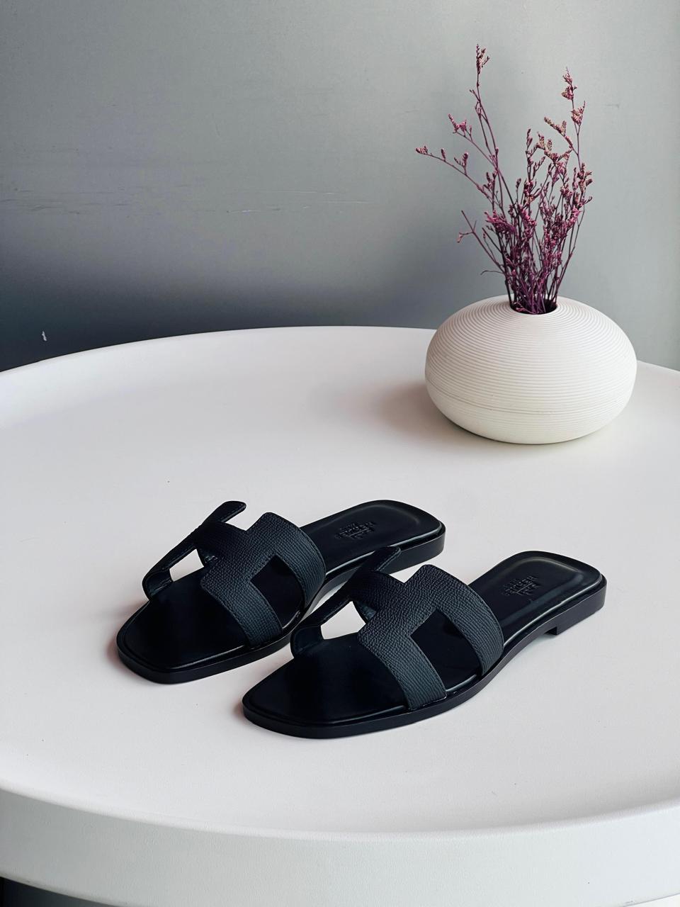 Ladies flats