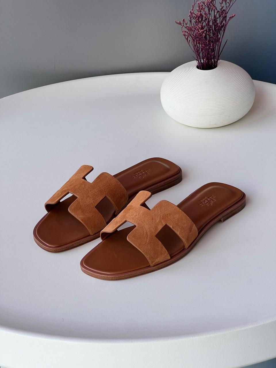 Ladies flats