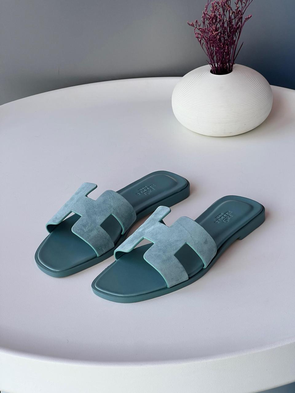 Ladies flats