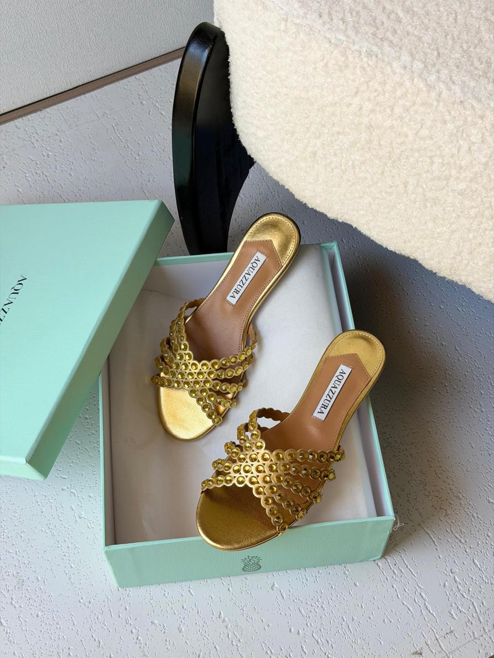 Ladies flats