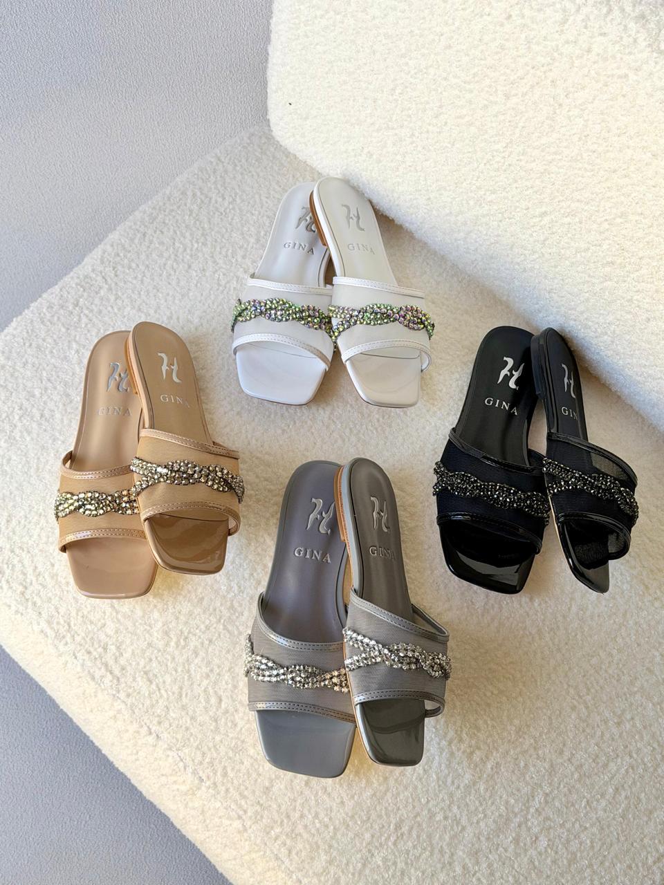 Ladies flats