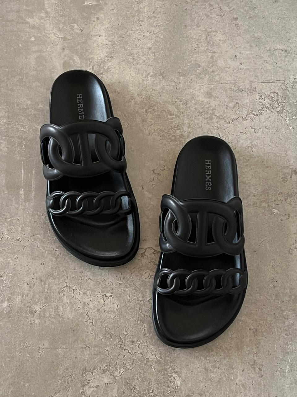 Ladies flats