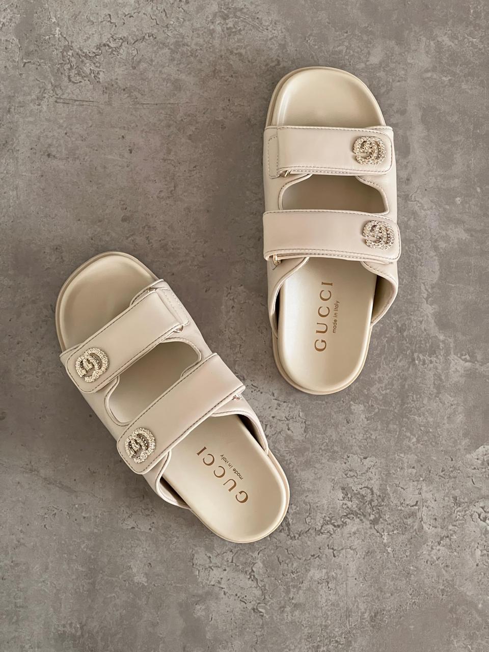 Ladies flats