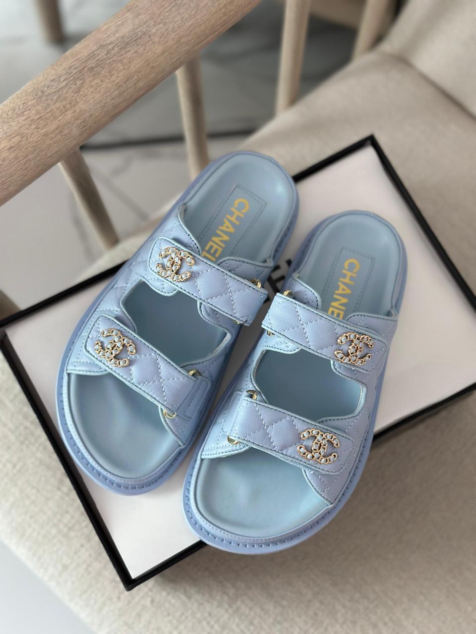 Ladies flats