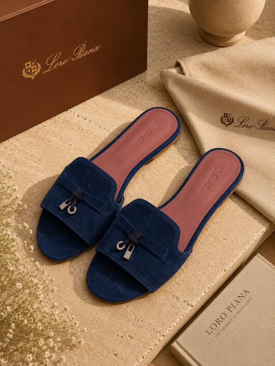 Ladies flats