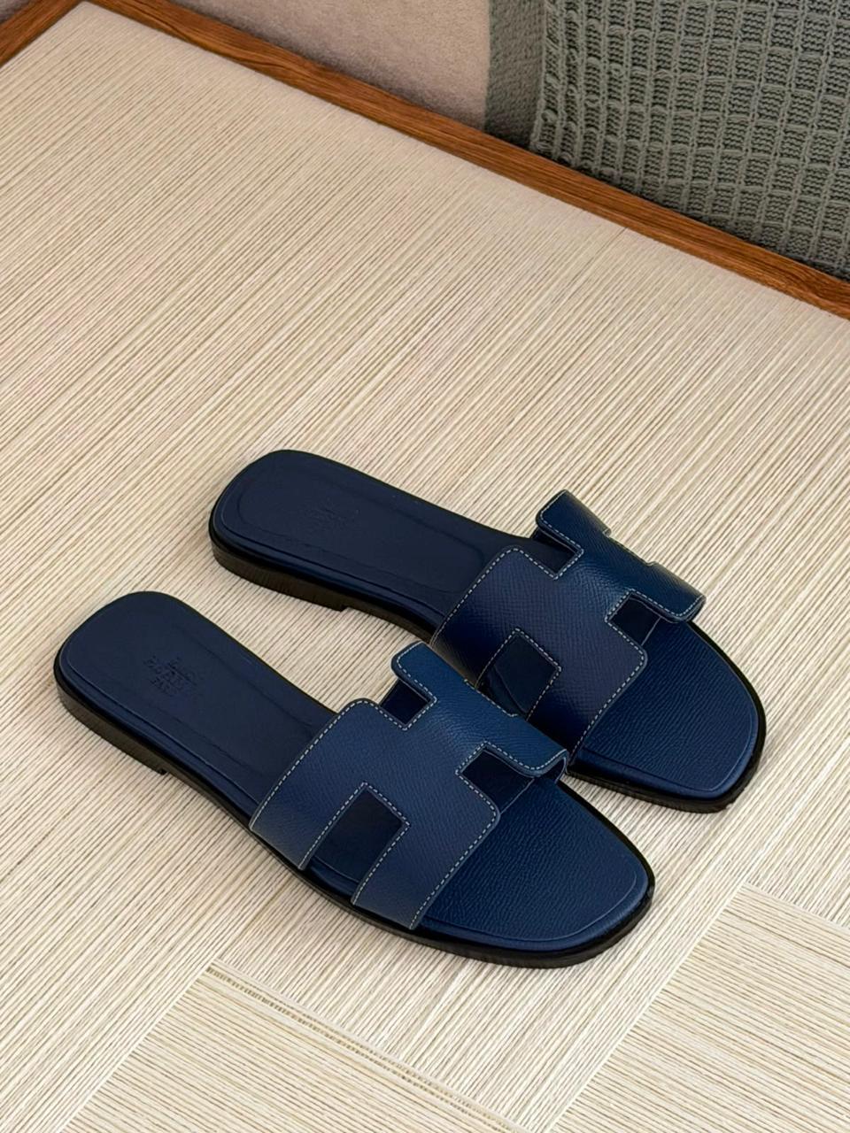 Ladies flats