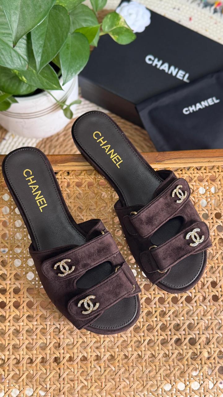 Ladies flats