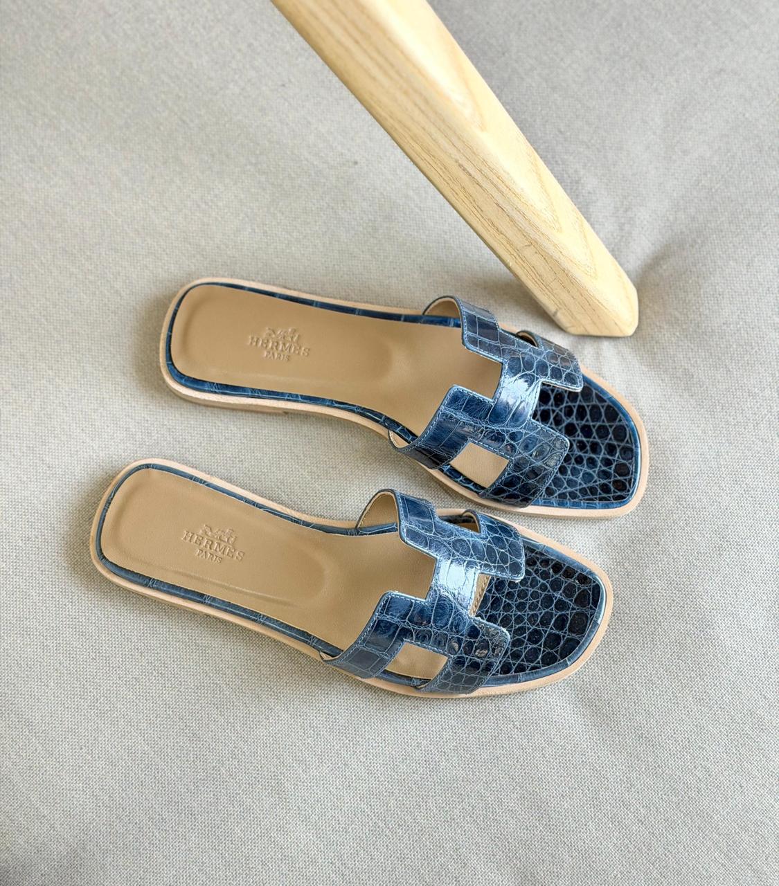 Ladies flats