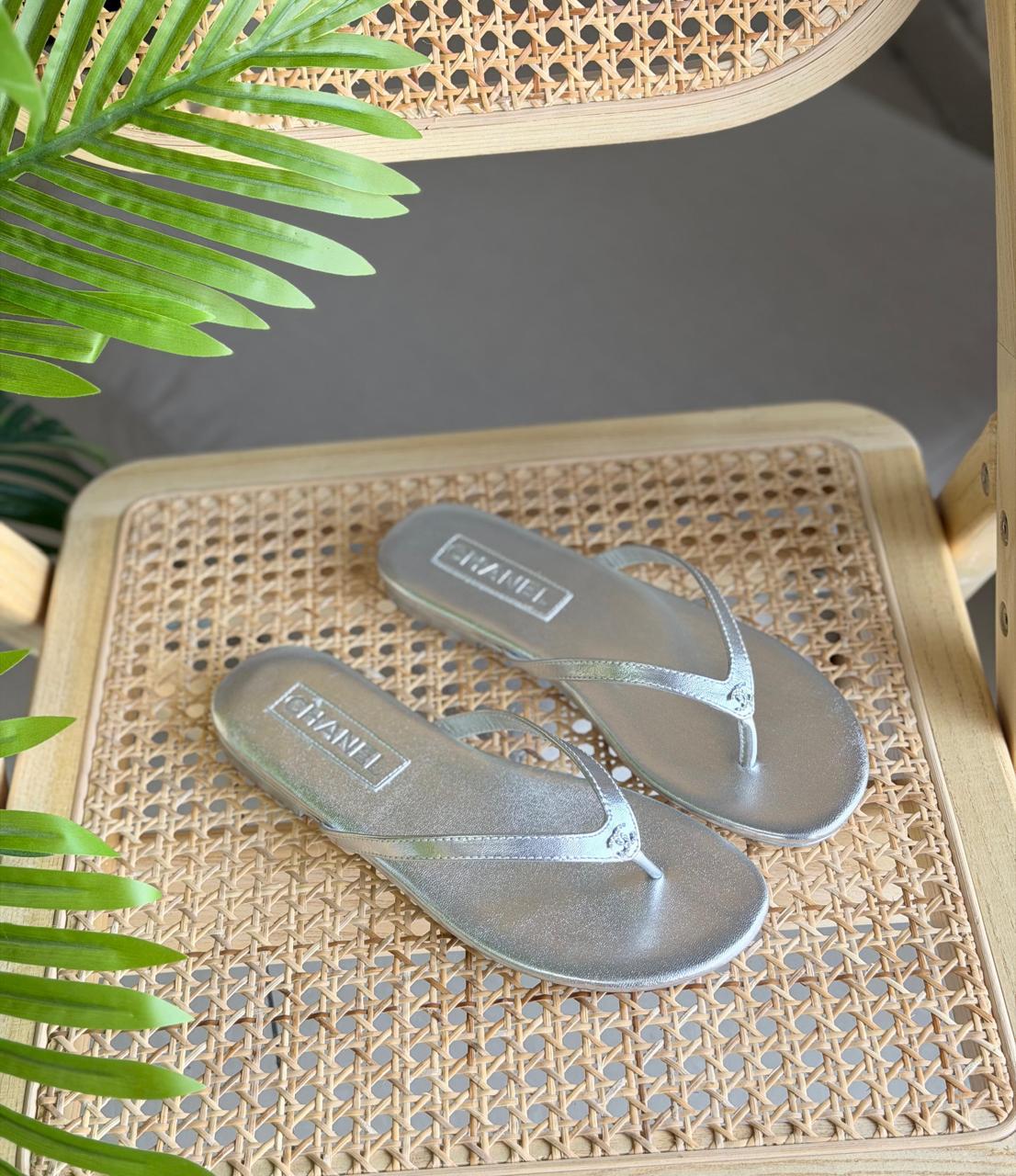 Ladies flats